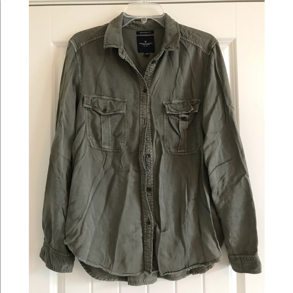 American Eagle Button Down